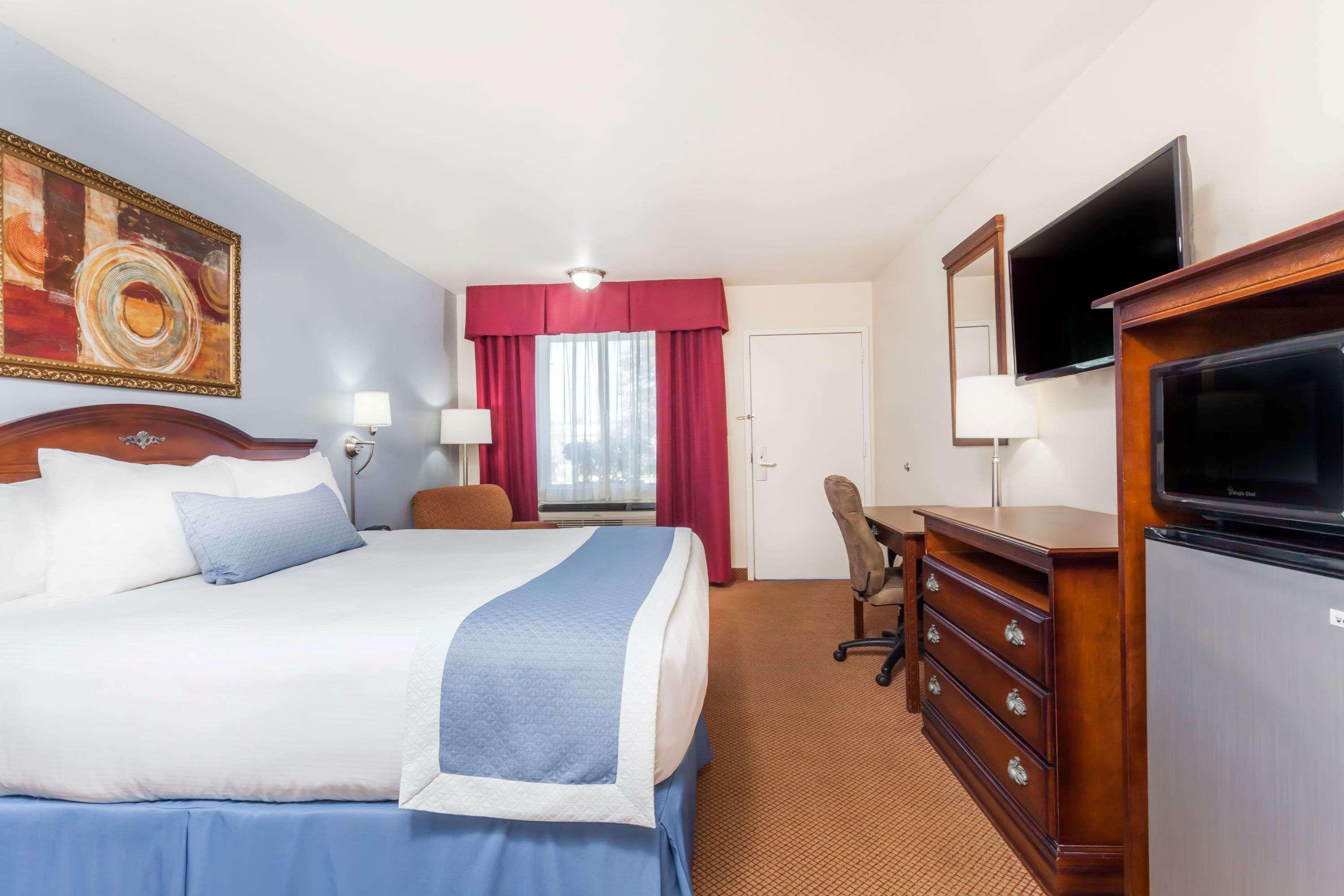 Days Inn By Wyndham Hampton Exteriör bild